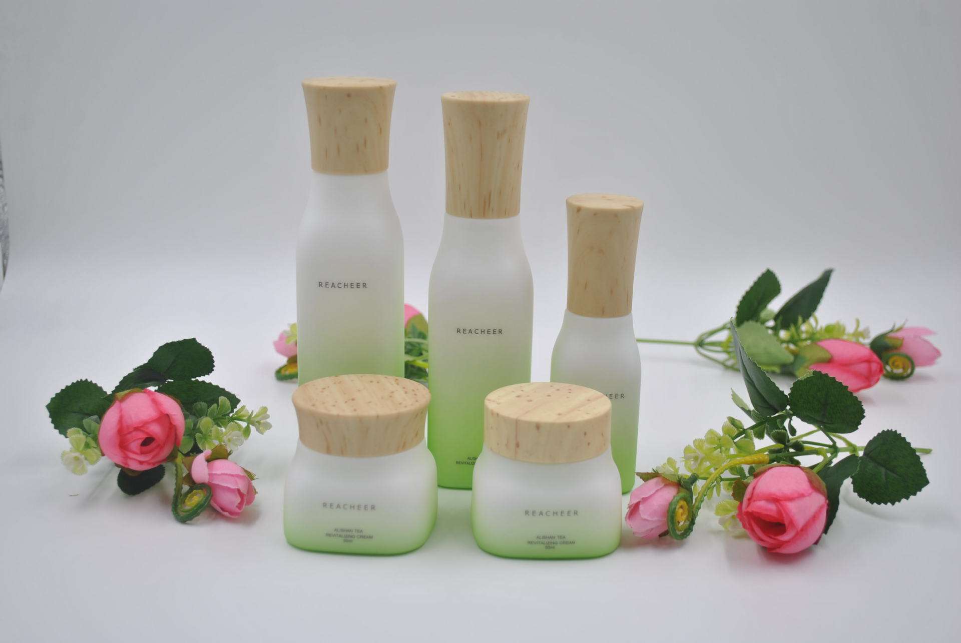 浅析化妆品包装在情感体验方面的应用研究 浅析化妆品包装在情感体验方面的应用研究